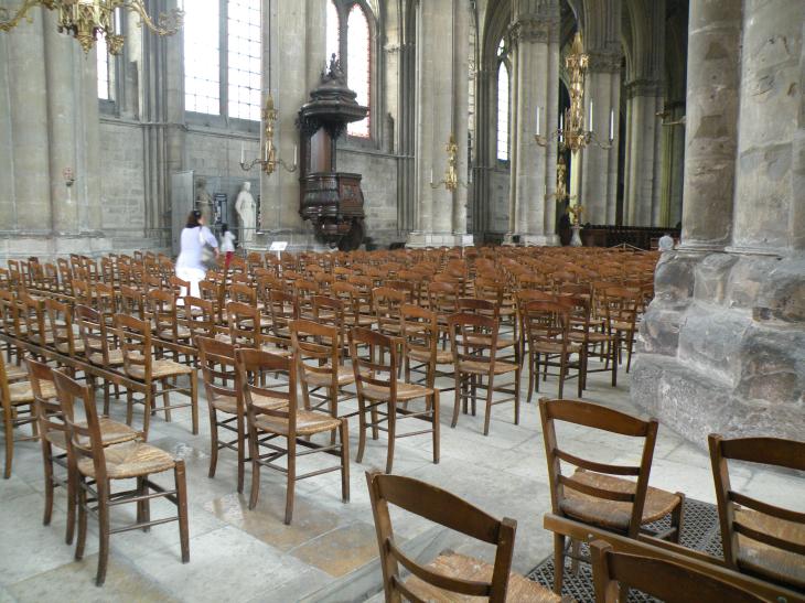  vue de l'intérieur de la cathédrale